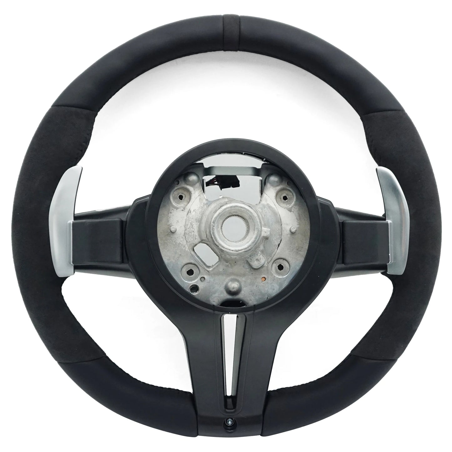 alcantara,leder lenkrad in schwarz mit carbon spange, schaltwippen sind zu sehen